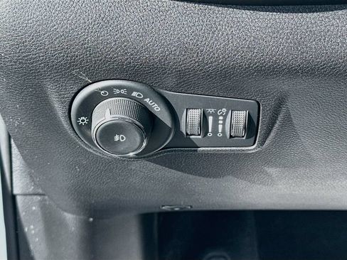 Used 2022 Jeep Compass Latitude FWD image 10