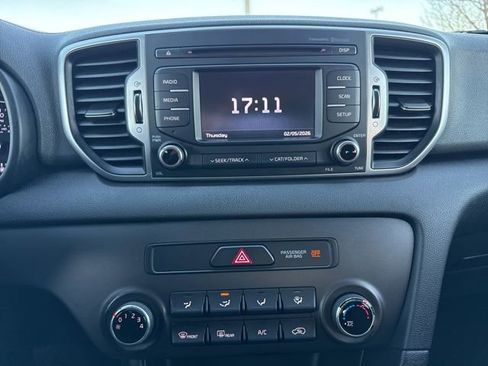 Used 2017 Kia Sportage LX image 31