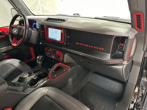 Used 2022 Ford Bronco Black Diamond w/ Sasquatch Package AWD/4WD image 14