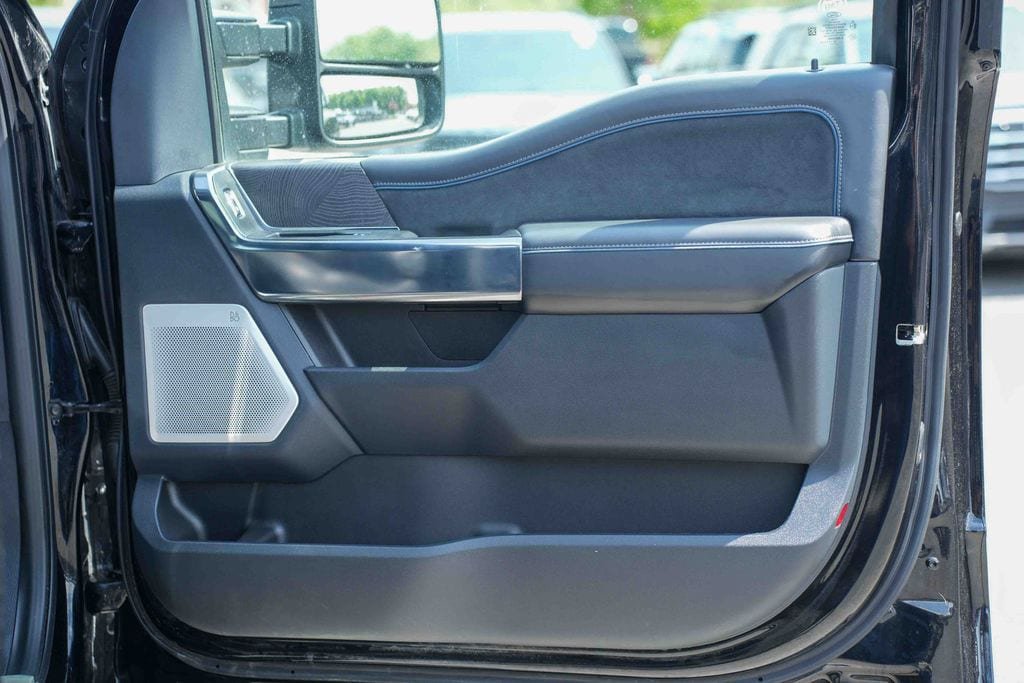 Used 2025 Ford F250 Platinum AWD/4WD image 15