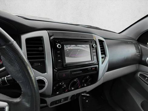 Used 2015 Toyota Tacoma image 10