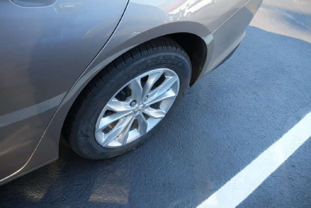 Used 2025 Chevrolet Malibu LT FWD image 14