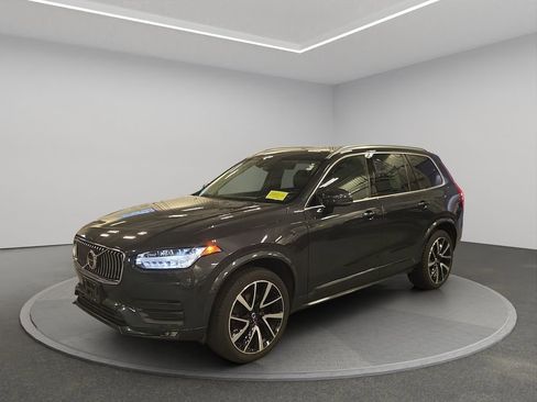 Used 2022 Volvo XC90 T6 Momentum AWD/4WD image 2