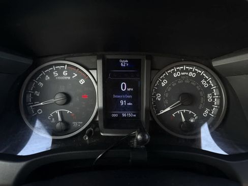 Used 2019 Toyota Tacoma TRD Off-Road w/ TRD Premium Off Road Package AWD/4WD image 17