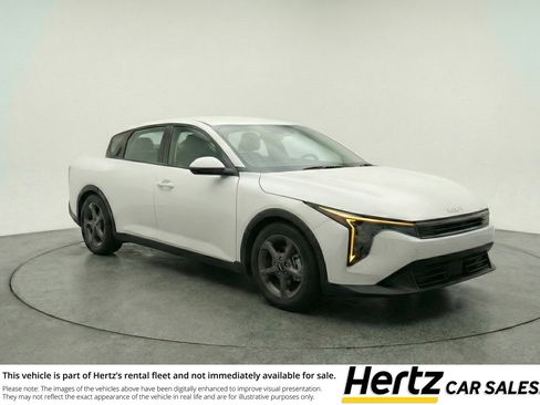 Used 2025 Kia K4 FWD image 1