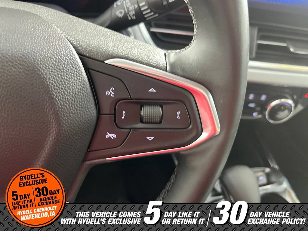 Used 2025 Chevrolet Trax LT w/ LT Convenience Package FWD image 24