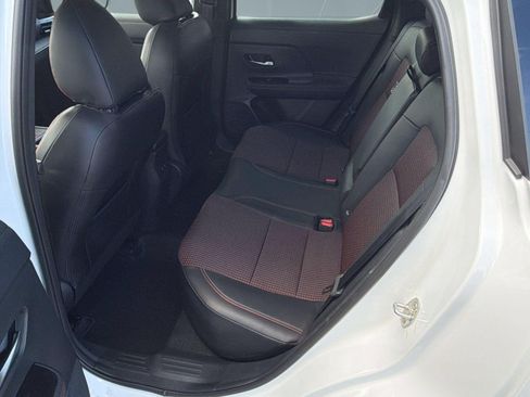 Certified 2025 Nissan Kicks SR FWD image 27