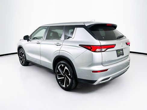 Used 2024 Mitsubishi Outlander SE image 5