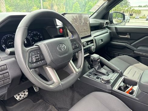 Used 2024 Toyota Tacoma TRD Sport AWD/4WD image 8