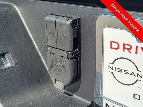 Used 2025 GMC Sierra 2500 Denali w/ Technology Package AWD/4WD image 29