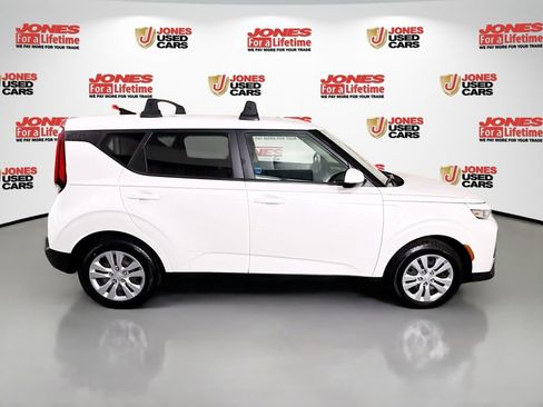 Used 2021 Kia Soul LX FWD image 17