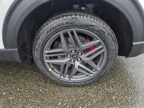 New 2026 Ford Explorer ST-Line w/ ST-Line Street Pack image 9