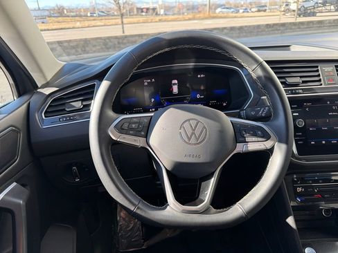 Certified 2023 Volkswagen Tiguan SE image 17