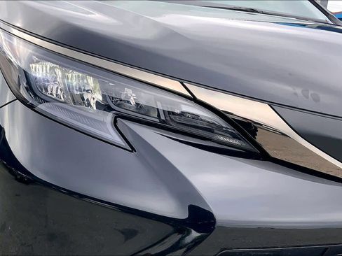 Used 2024 Toyota Sienna XLE Woodland Edition image 27