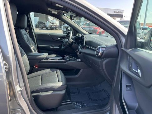 Used 2025 Chevrolet Equinox LT w/ Convenience Package II FWD image 12