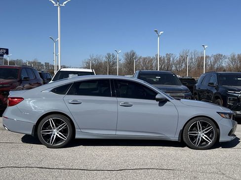 Used 2021 Honda Accord Touring image 9