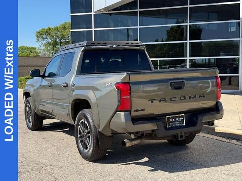 Used 2024 Toyota Tacoma TRD Sport AWD/4WD image 5