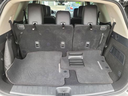 Used 2024 Nissan Pathfinder Platinum FWD image 19
