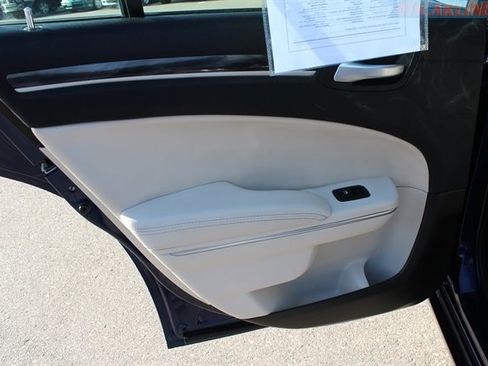 Used 2017 Chrysler 300 Limited AWD/4WD image 27