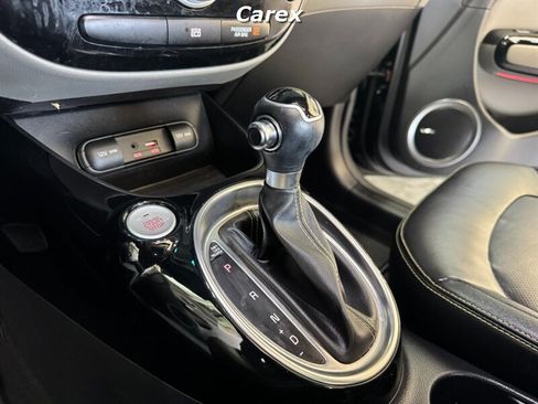 Used 2016 Kia Soul + w/ Primo Package FWD image 31