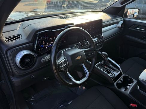 Used 2024 Chevrolet Colorado LT w/ LT Convenience Package image 17