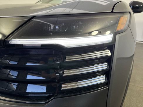 New 2025 Nissan Kicks SV image 28