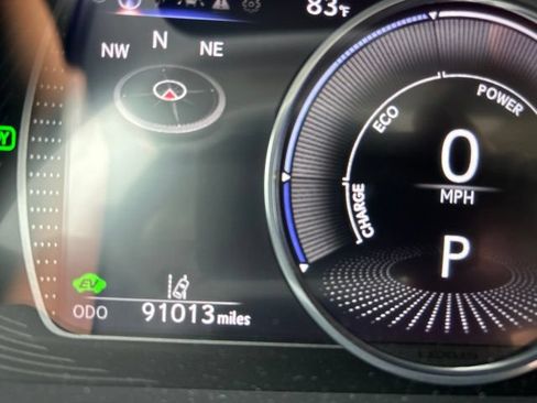 Used 2019 Lexus ES 300h Ultra Luxury w/ Accessory Package 2 FWD image 11