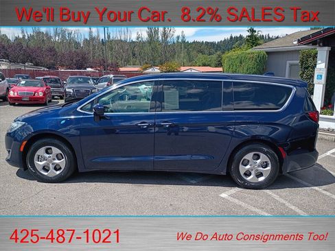 Used 2018 Chrysler Pacifica Touring Plus FWD image 5