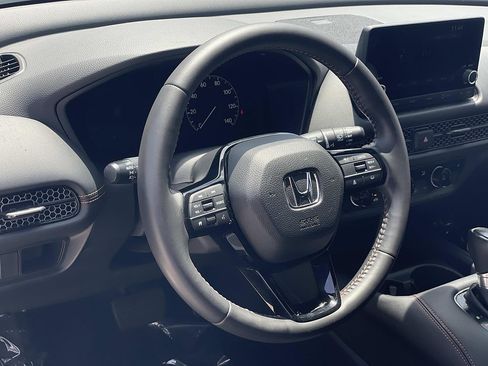 Certified 2023 Honda HR-V Sport image 3