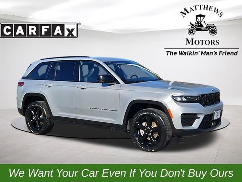 Used 2023 Jeep Grand Cherokee Altitude image 1