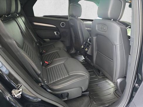 Used 2025 Land Rover Discovery Dynamic SE AWD/4WD image 11