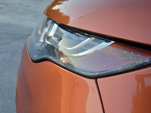 Used 2018 Land Rover Discovery Sport HSE image 18