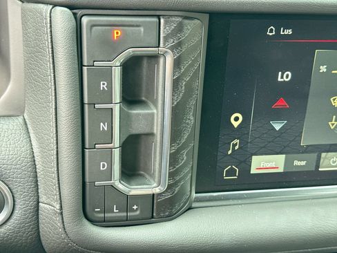 Used 2024 GMC Yukon XL Denali AWD/4WD image 23