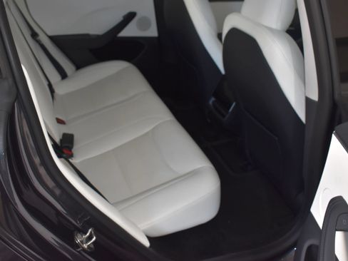 Used 2026 Tesla Model 3 RWD image 11