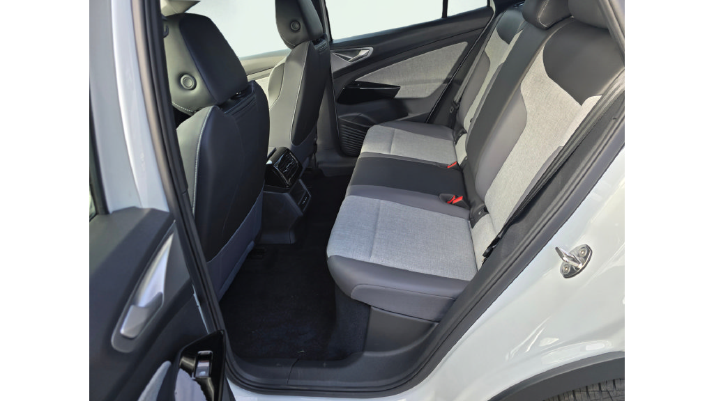 Used 2024 Volkswagen ID.4 2WD image 16