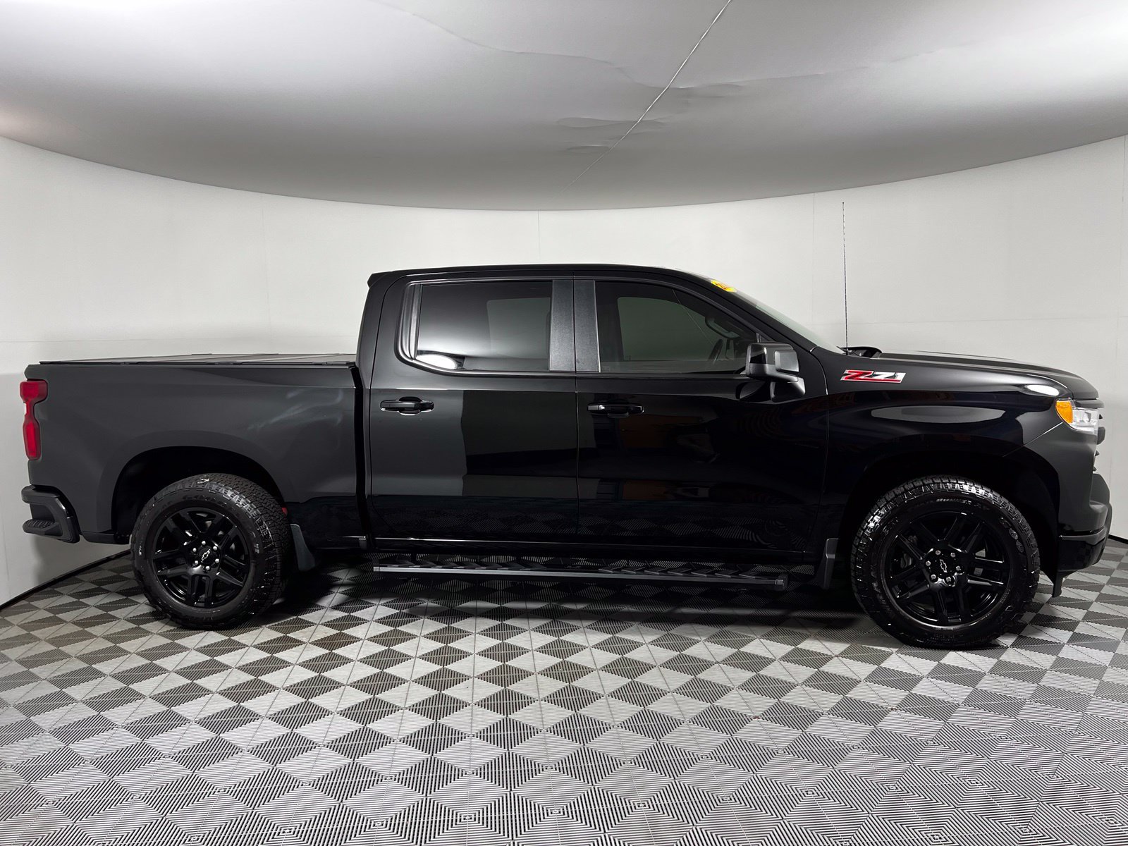 Used 2026 Chevrolet Silverado 1500 RST w/ Convenience Package II AWD/4WD image 4