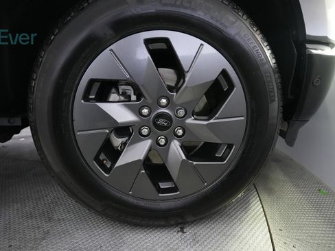 Used 2022 Ford F150 Lightning Lariat AWD/4WD image 14