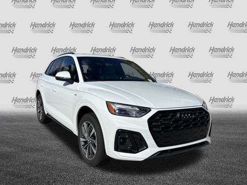 Used 2024 Audi Q5 2.0T Premium w/ Summer of Audi Package image 2