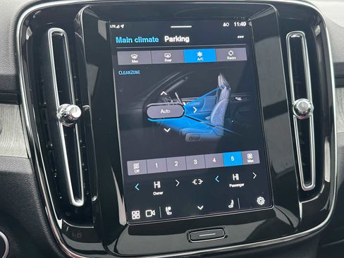 Used 2025 Volvo XC40 B5 Plus w/ Climate Package image 28