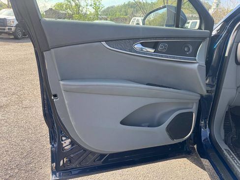 Used 2019 Lincoln Nautilus Reserve AWD/4WD image 11