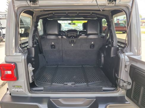 Used 2021 Jeep Wrangler Unlimited Sahara AWD/4WD image 47