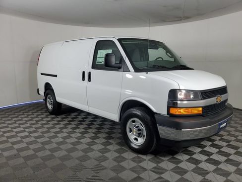 New 2026 Chevrolet Express 2500 w/ Driver Convenience Package RWD image 3