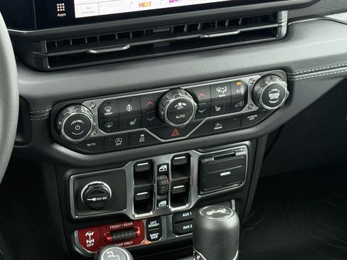 New 2026 Jeep Wrangler Unlimited Rubicon AWD/4WD image 14