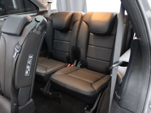 Used 2012 Mercedes-Benz R 350 4MATIC image 23