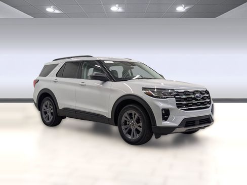 New 2026 Ford Explorer Active w/ Active Comfort Package image 6