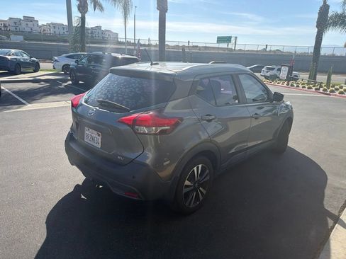 Used 2020 Nissan Kicks SV FWD image 6