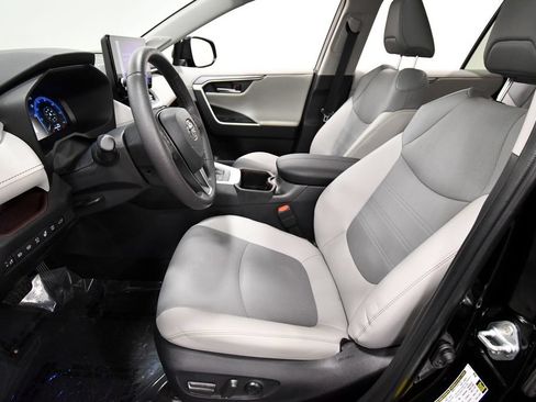 Used 2025 Toyota RAV4 Limited w/ Advanced Technology Package AWD/4WD image 14