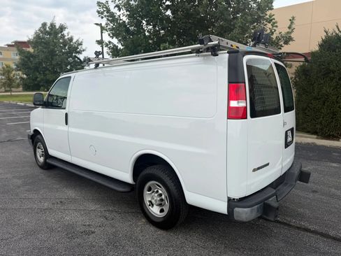 Used 2020 GMC Savana 2500 w/ Driver Convenience Package RWD image 3