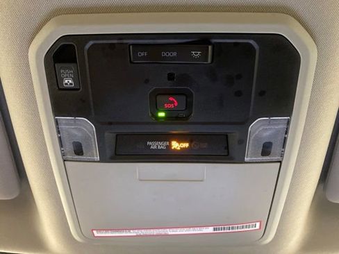 Used 2024 Toyota Tundra Limited image 28