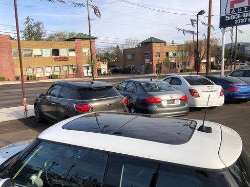 Used 2011 MINI Cooper Hardtop image 6